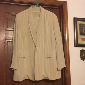 Amanda Smith Woman two piece pin striped pantsuit